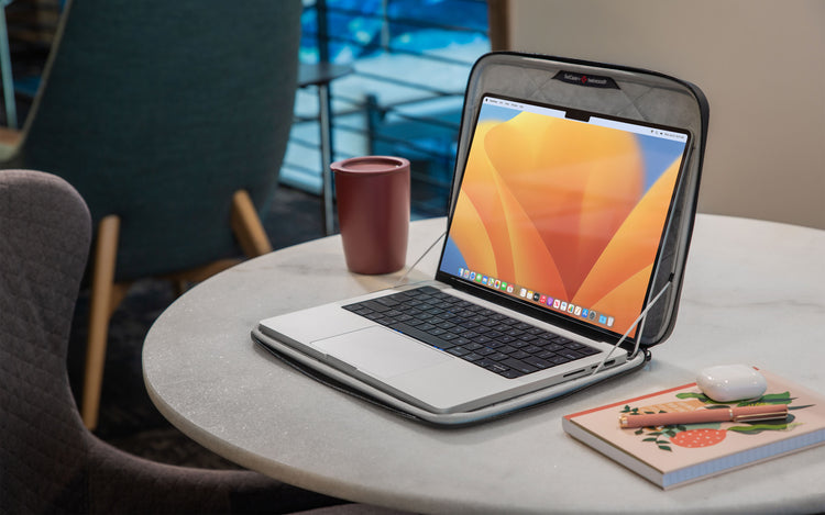 12s_SuitCase_MacBook_22_Gallery